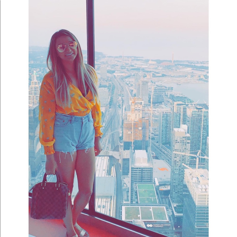 Meet the posher ambassador - Picture 4 of 5